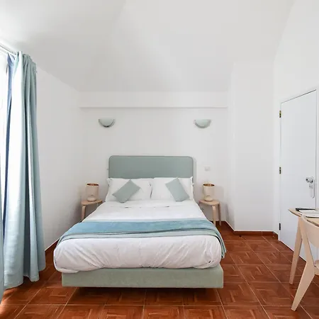 Bed & Breakfast A Muralha *